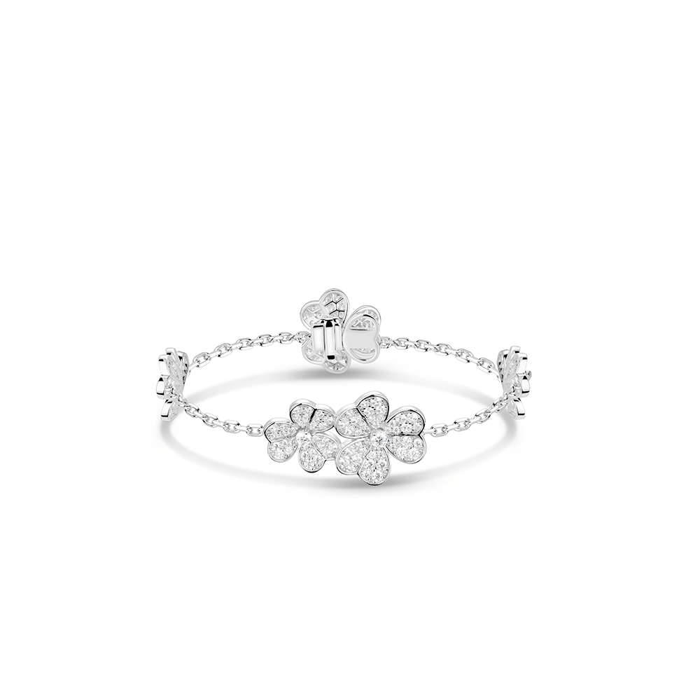 #4377 白いダイヤモンドいっぱいの三枚葉の花のユニバーサルブレスレット（925 銀）