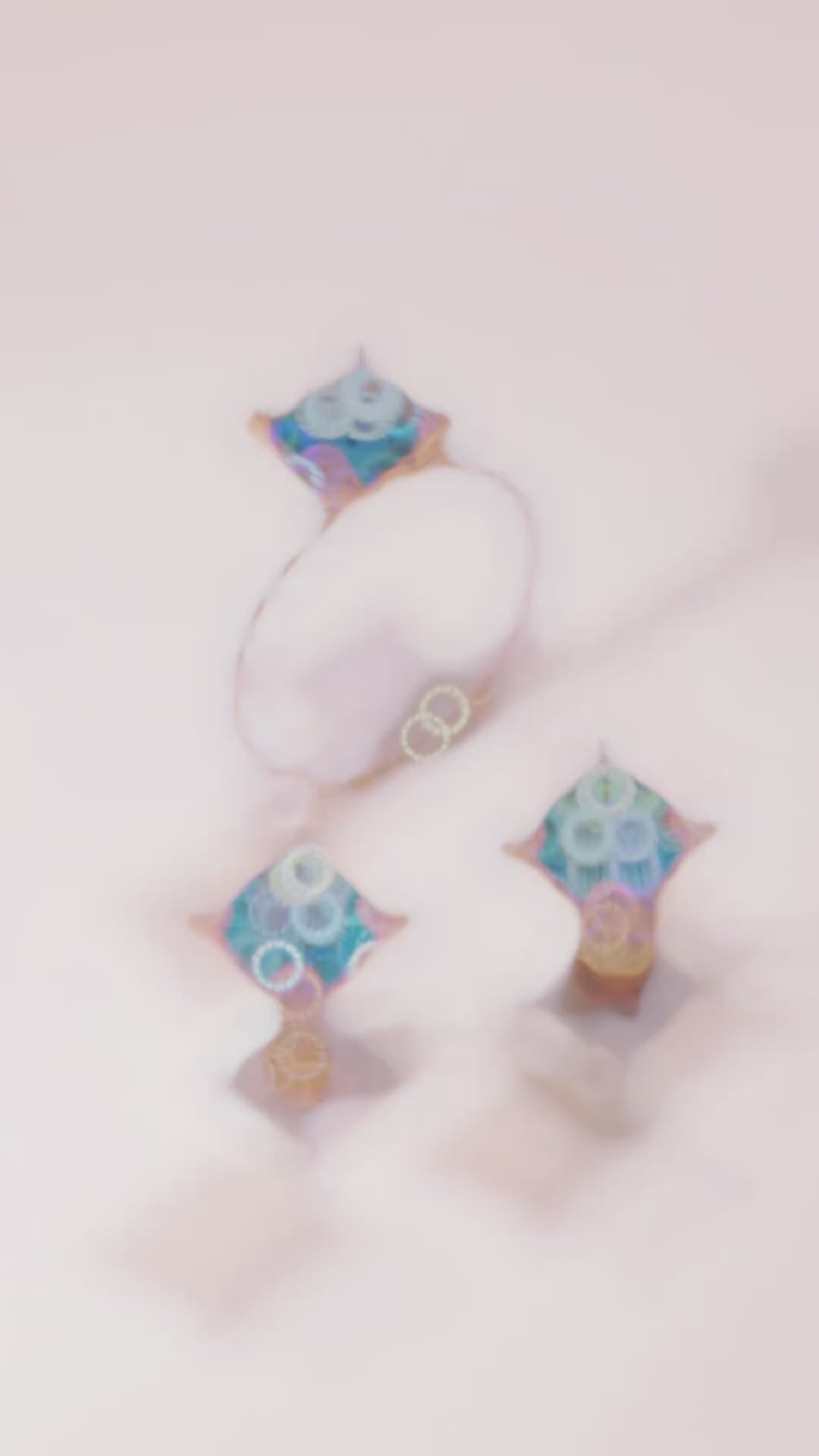 #30136 青い四角形の四爪ユニバーサルイヤリング 925銀